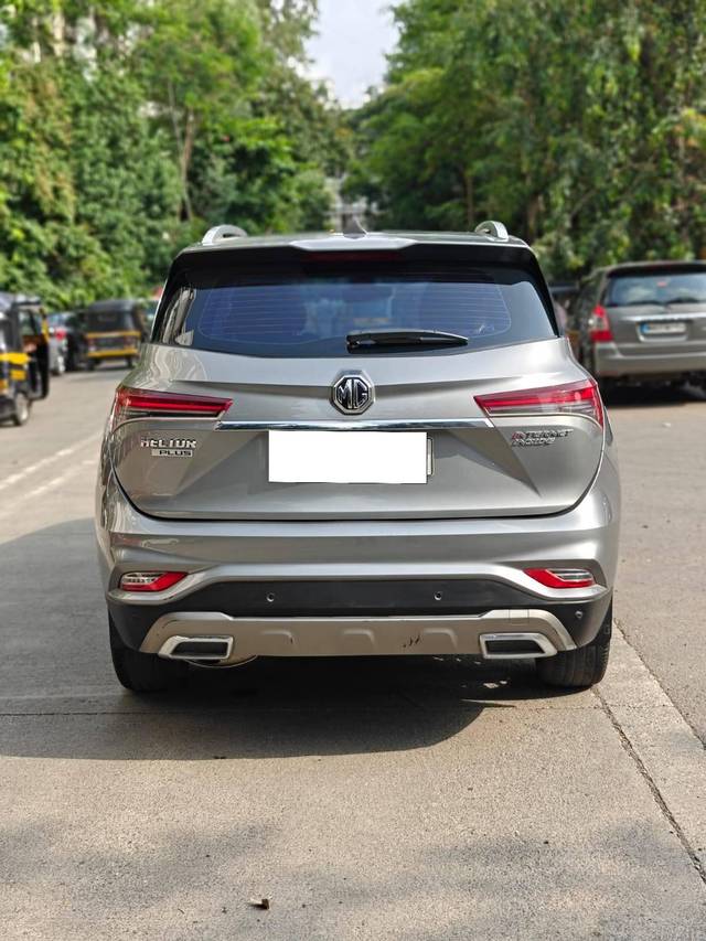 https://images10.gaadi.com/usedcar_image/4583311/original/processed_5185c3c57874ec9896933d6dd2bb1657.jpg?imwidth=6402