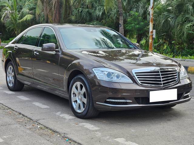 https://images10.gaadi.com/usedcar_image/4583316/original/processed_a87cf75cef9b38f1185cae2e80327bbc.jpg?imwidth=6400