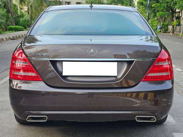 https://images10.gaadi.com/usedcar_image/4583316/original/processed_cb287db3b6503a9ab85c56a9465d7929.jpg?imwidth=6402