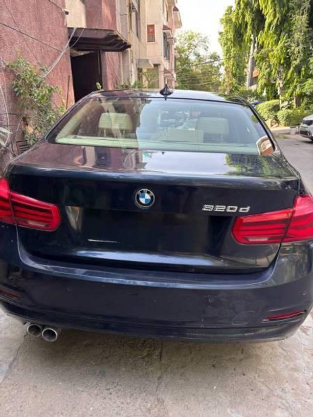 https://images10.gaadi.com/usedcar_image/4583416/original/processed_fa0da56f-07d3-475d-91cb-22e5e6e4508e.jpg?imwidth=6402