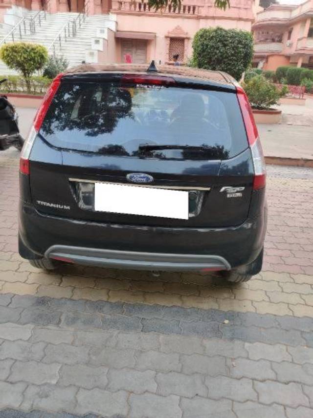 https://images10.gaadi.com/usedcar_image/4583417/original/processed_16ae3e89-667d-480f-b2bb-3476d92c8c7c.jpg?imwidth=6401
