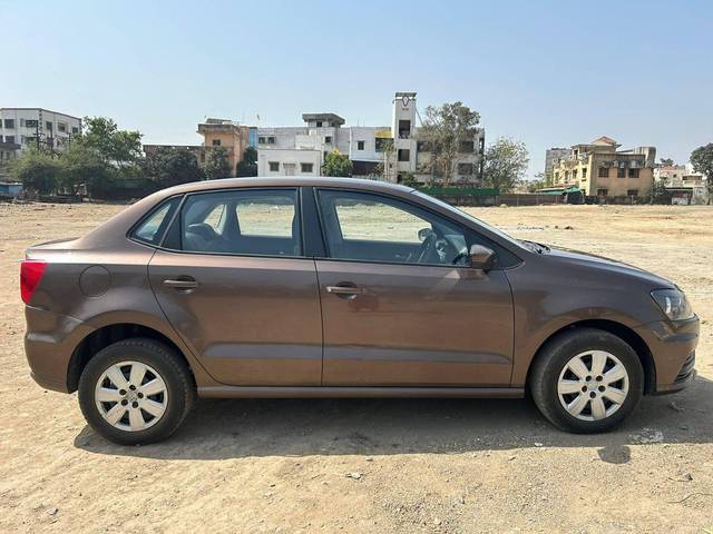 https://images10.gaadi.com/usedcar_image/4583418/original/processed_5a31a1cf2d758871a2132342241464de.jpg?imwidth=6401
