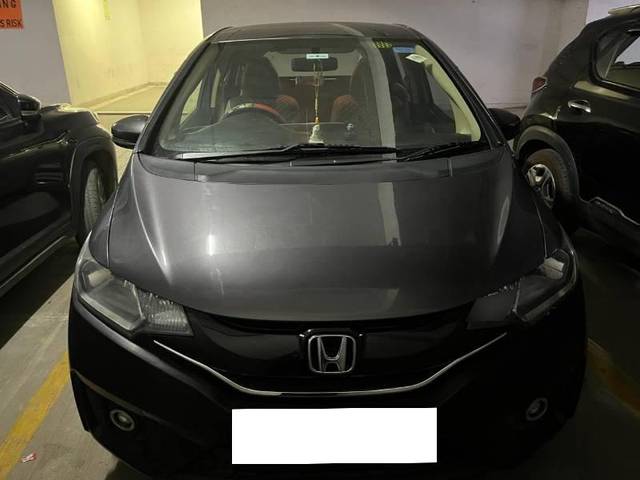 https://images10.gaadi.com/usedcar_image/4583430/original/processed_f9d9b886-96b3-442f-b346-121b613e3bc9.jpg?imwidth=6402