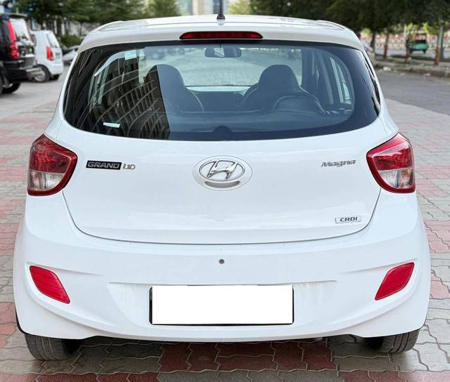 https://images10.gaadi.com/usedcar_image/4583439/original/processed_417ca0b336b6e49c5282eab4e6690744.jpg?imwidth=6402