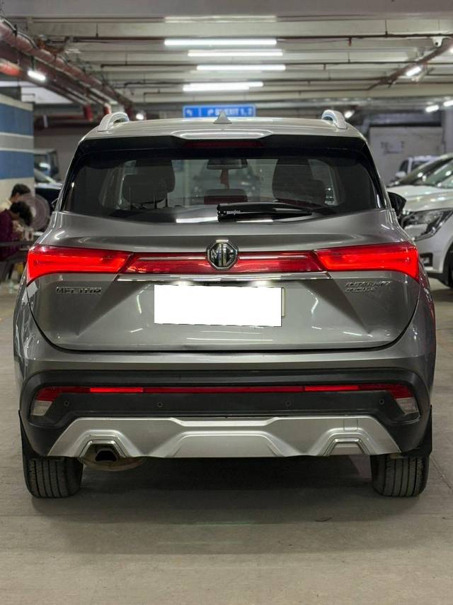 https://images10.gaadi.com/usedcar_image/4583441/original/processed_2b92cde684ac87acb478bc3af084a423.jpg?imwidth=6401