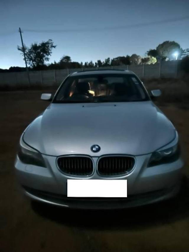 https://images10.gaadi.com/usedcar_image/4583448/original/processed_1966286f-ce00-4dbb-88e8-a8a80a58ee17.jpg?imwidth=6400