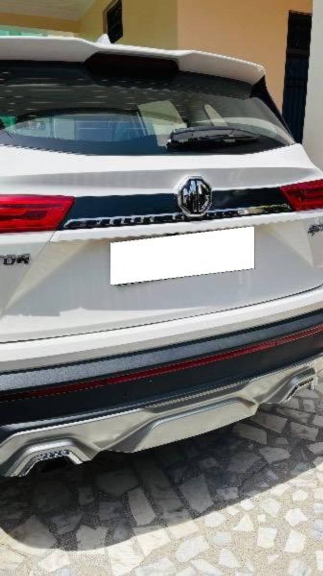 https://images10.gaadi.com/usedcar_image/4583489/original/processed_63e68fb0-0e47-44dd-b0c9-6ca080a49498.jpeg?imwidth=6401