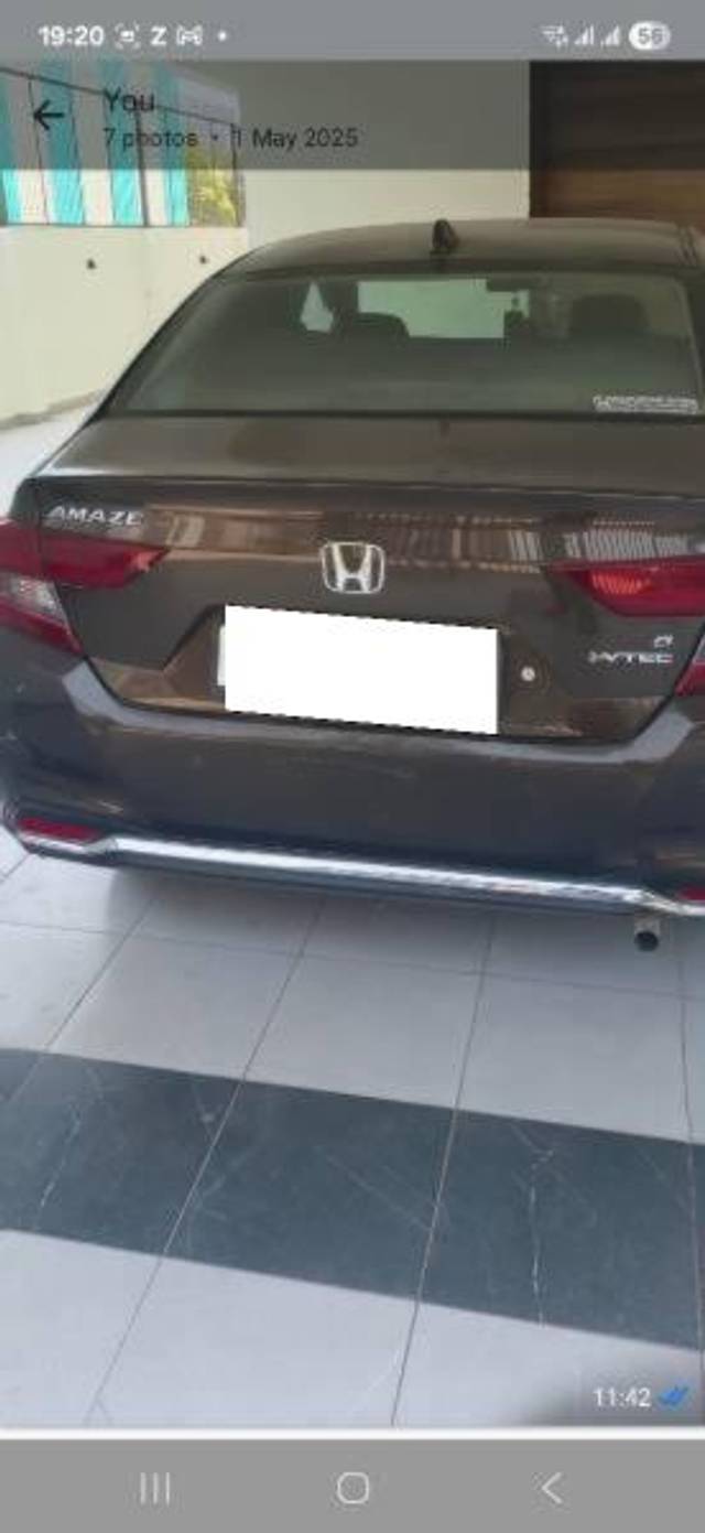 https://images10.gaadi.com/usedcar_image/4583545/original/processed_0b24bd5c-13db-4b91-87a2-f83e1ded066d.jpg?imwidth=6401