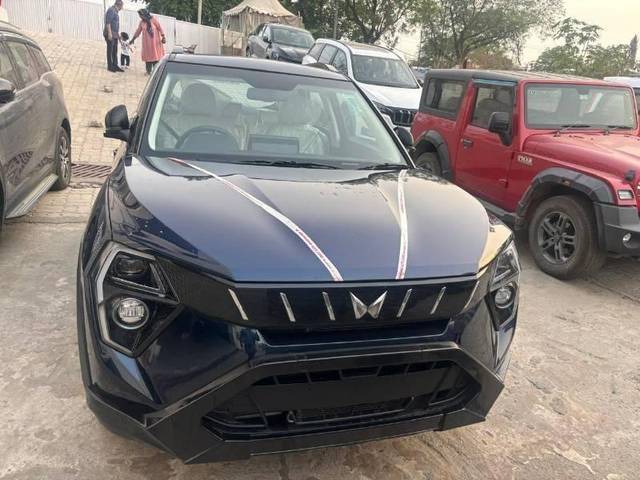 https://images10.gaadi.com/usedcar_image/4583557/original/processed_processed_a4658a94-8b9e-4023-ac3b-8a971b99c3c6.jpg?imwidth=6400