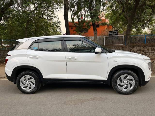 https://images10.gaadi.com/usedcar_image/4583583/original/processed_a9cdff1fbfa71885ba750391cbf0b9d8.jpg?imwidth=6401