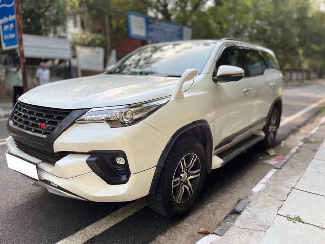 https://images10.gaadi.com/usedcar_image/4583645/original/processed_23e79f720c7607c4c51c4a785aaee83a.jpg?imwidth=6402