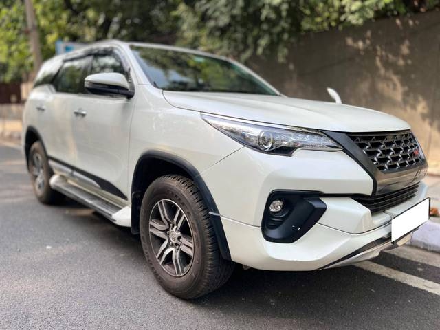 https://images10.gaadi.com/usedcar_image/4583645/original/processed_37d5dd9ba2852e6f3cf6dbd642f194ea.jpg?imwidth=6400