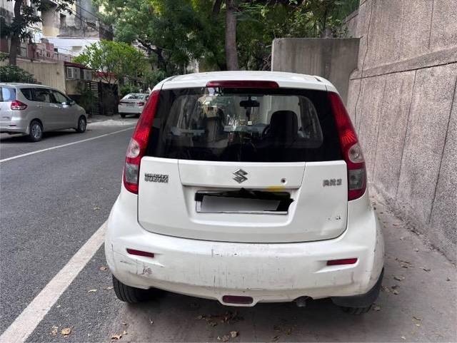 https://images10.gaadi.com/usedcar_image/4583728/original/processed_58c9ddde-4aa0-44d8-8de8-c699b8bec2fc.jpeg?imwidth=6401