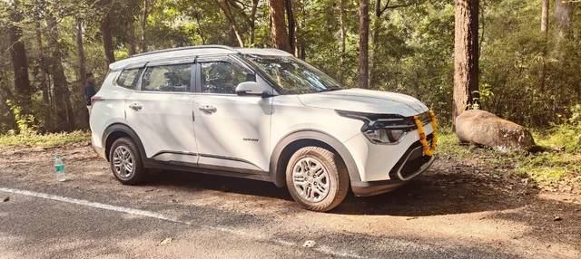 https://images10.gaadi.com/usedcar_image/4583733/original/processed_bf0c1f2c-d5c6-42b5-ae80-f1b44f56c95a.jpg?imwidth=6400