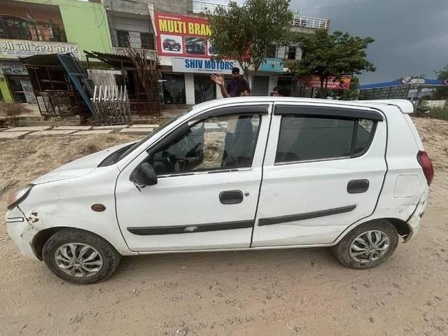 https://images10.gaadi.com/usedcar_image/4583763/original/processed_c257cfdd-7802-4b81-a69f-70518b63e55d.jpg?imwidth=6402
