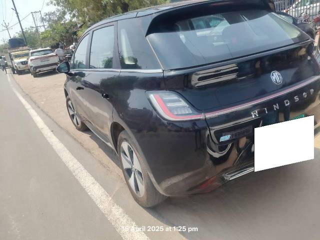 https://images10.gaadi.com/usedcar_image/4583767/original/processed_c7b8ee95-1869-4467-96ce-87adbe93ecc4.jpg?imwidth=6400