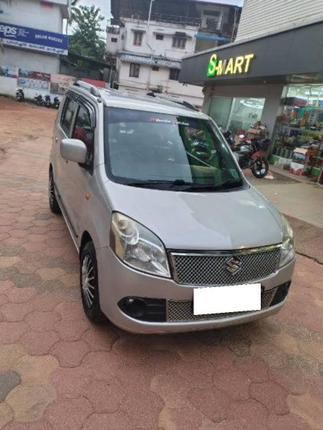 https://images10.gaadi.com/usedcar_image/4583809/original/processed_a204b206-07ac-4cca-8d87-c3ed37bd8cf4.jpg?imwidth=6400
