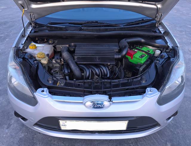 https://images10.gaadi.com/usedcar_image/4583834/original/52d76f9cc8b2d942bb39dd9722e69aa9.jpg?imwidth=6402
