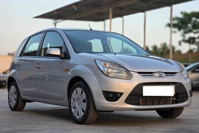 https://images10.gaadi.com/usedcar_image/4583834/original/processed_8d3b2dccbb0deaeded76216edd7adf71.jpg?imwidth=6400