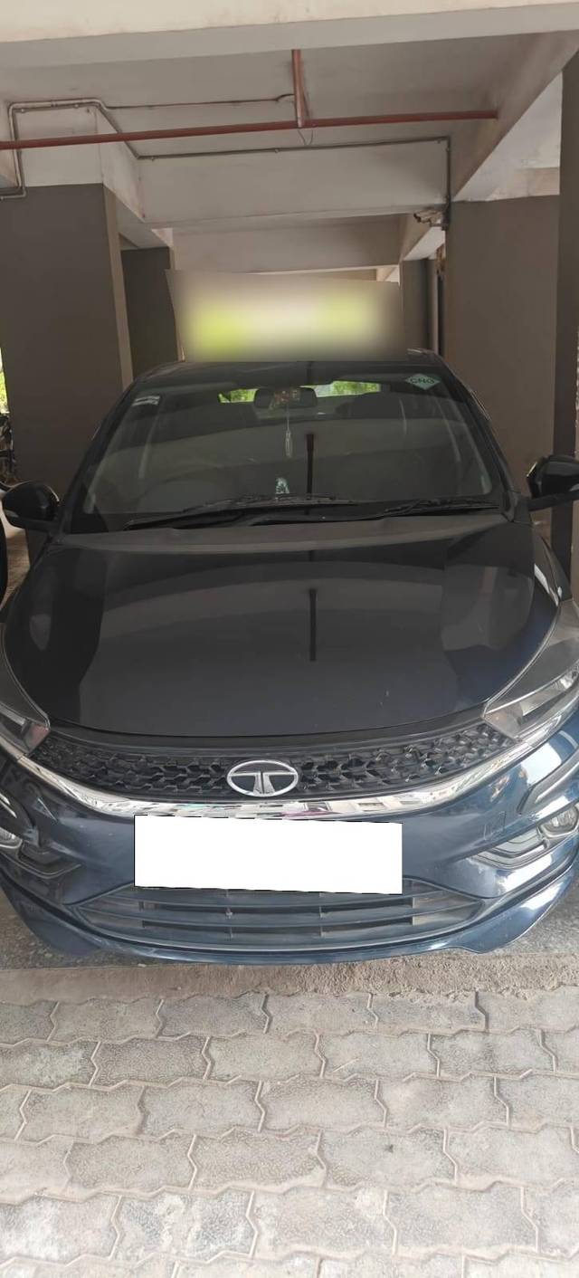 https://images10.gaadi.com/usedcar_image/4583878/original/processed_ef6616bb-0498-4a55-8c37-f169bccf118f.jpg?imwidth=6400