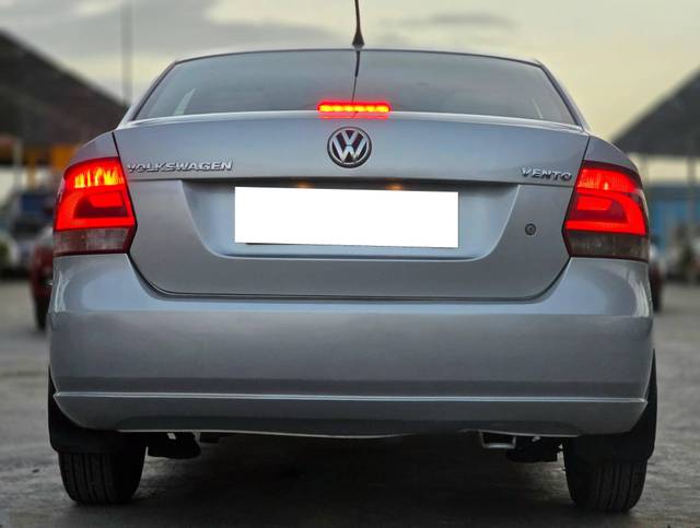 https://images10.gaadi.com/usedcar_image/4583882/original/processed_b3a2311b41f5ef390748a1a17b7465b4.jpg?imwidth=6401