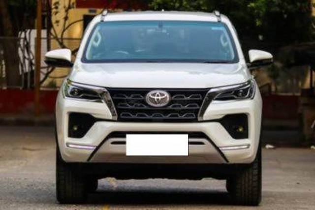 https://images10.gaadi.com/usedcar_image/4583888/original/processed_e9214b68ff71d66254ad8b69f64dadbd.jpg?imwidth=6400