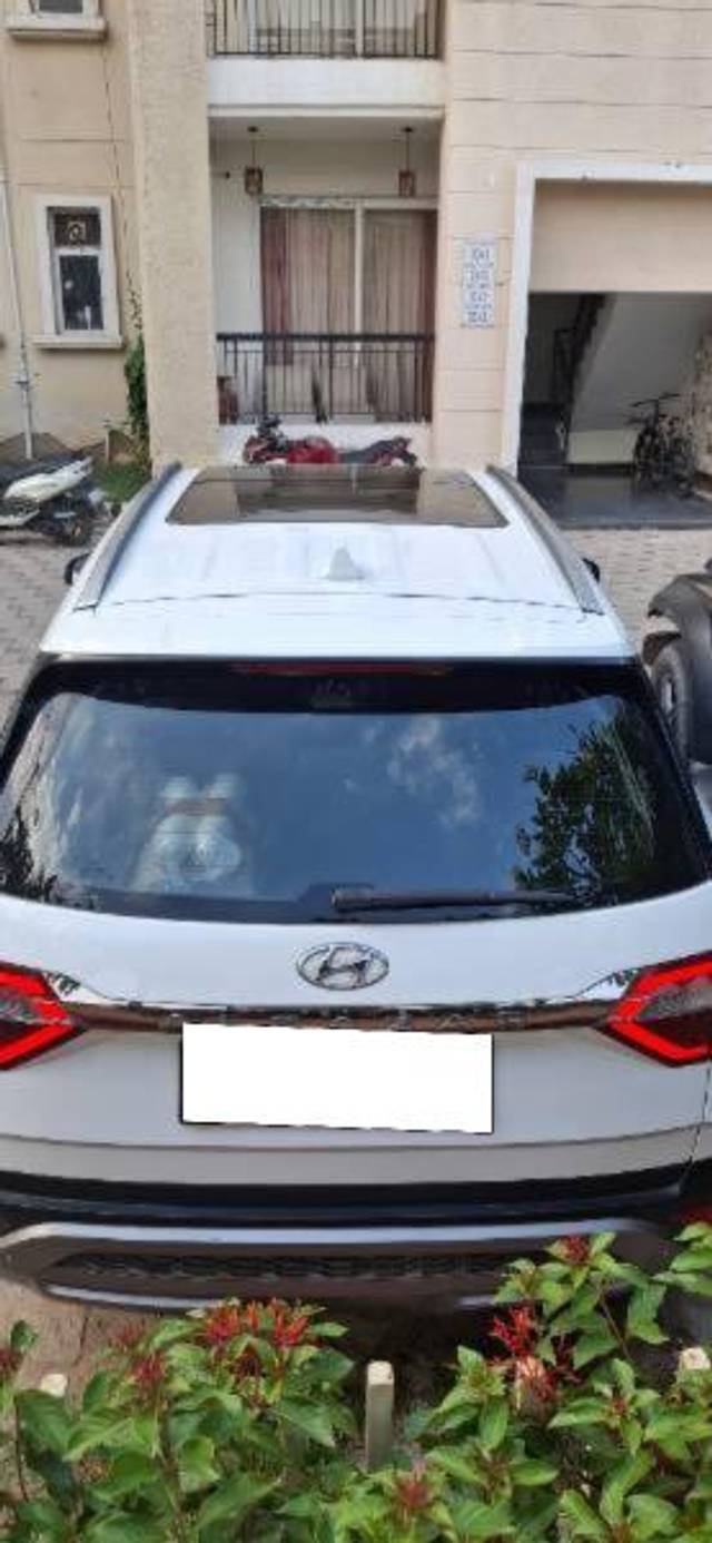 https://images10.gaadi.com/usedcar_image/4583893/original/processed_3d4a3f2e-6342-47b3-b96f-133b7dc793ac.jpg?imwidth=6401