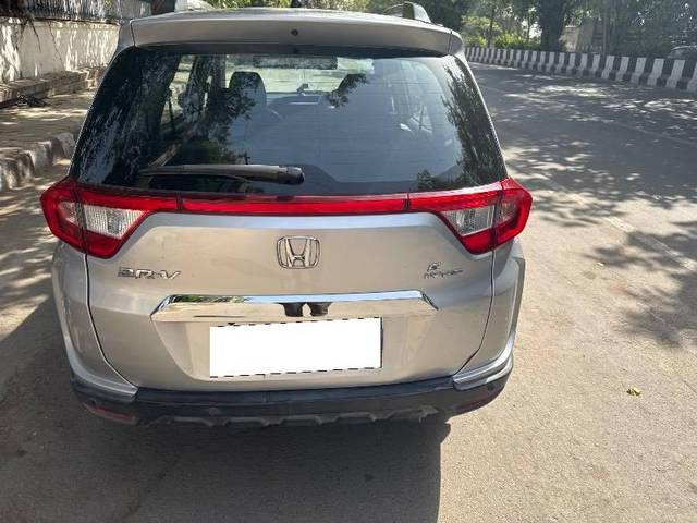 https://images10.gaadi.com/usedcar_image/4583955/original/processed_dec32ddd-1569-48a6-9705-58b2d0a3b198.jpg?imwidth=6402