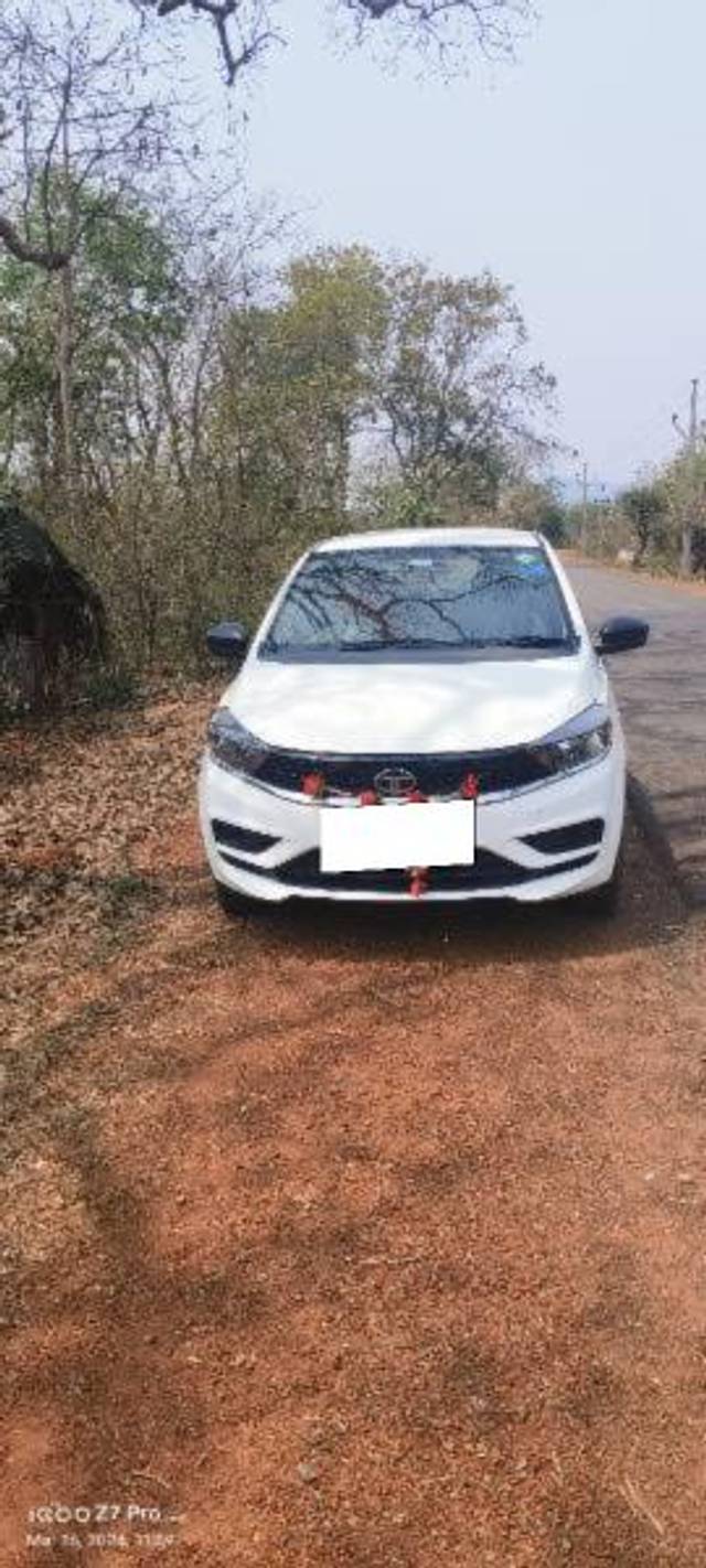 https://images10.gaadi.com/usedcar_image/4583964/original/processed_ded3f099-b9ab-44c3-a2b6-5488cebc90c3.jpg?imwidth=6400