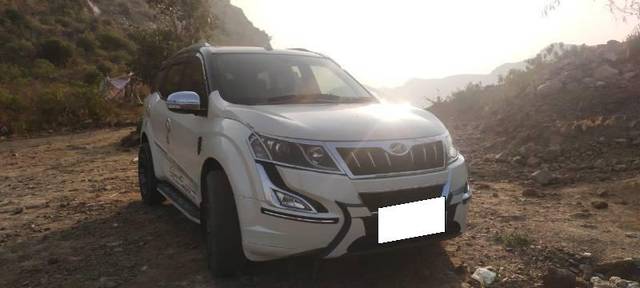 https://images10.gaadi.com/usedcar_image/4583965/original/processed_c561469b-ab22-4ac5-8a6f-37370ec02560.jpg?imwidth=6400