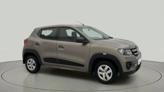https://images10.gaadi.com/usedcar_image/4584016/original/2844d103ce6f45cecc808aadffd7a608.jpg?imwidth=6400