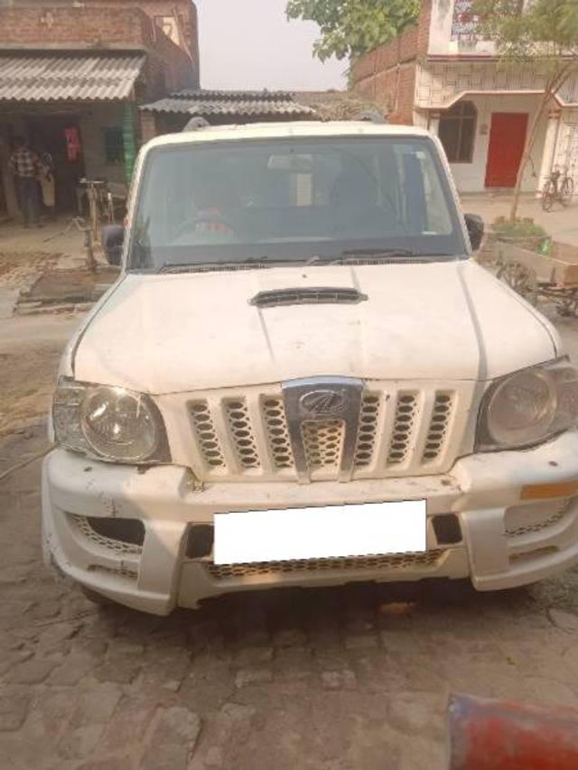 https://images10.gaadi.com/usedcar_image/4584029/original/processed_f804a47b-7ef3-401e-8546-ba45b53c468a.jpg?imwidth=6400