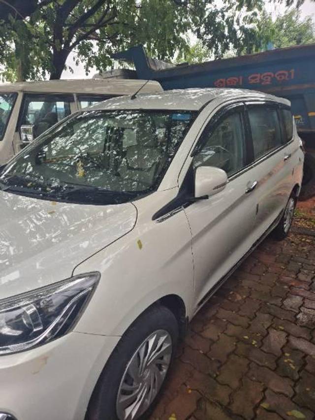 https://images10.gaadi.com/usedcar_image/4584066/original/processed_364946b8-3bc6-4182-a63f-b3123a79faab.jpg?imwidth=6402