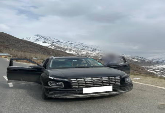 https://images10.gaadi.com/usedcar_image/4584079/original/65b14d7f-9e2e-4ff0-9d73-b3962ceb7b90.?imwidth=6400