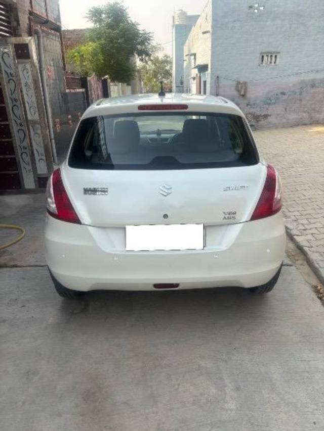 https://images10.gaadi.com/usedcar_image/4584094/original/processed_5e436c4f-b732-410b-83f5-a7d31346f818.jpeg?imwidth=6401