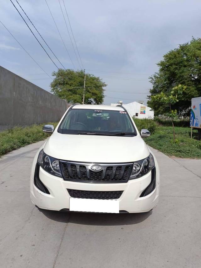 https://images10.gaadi.com/usedcar_image/4584101/original/processed_6c8e3a0e527936e62d4ece68844c3919.jpg?imwidth=6400