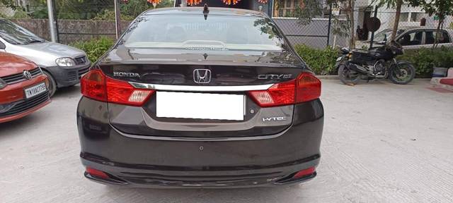 https://images10.gaadi.com/usedcar_image/4584102/original/processed_c12ee16169d611e0a7d502423e313238.jpg?imwidth=6402