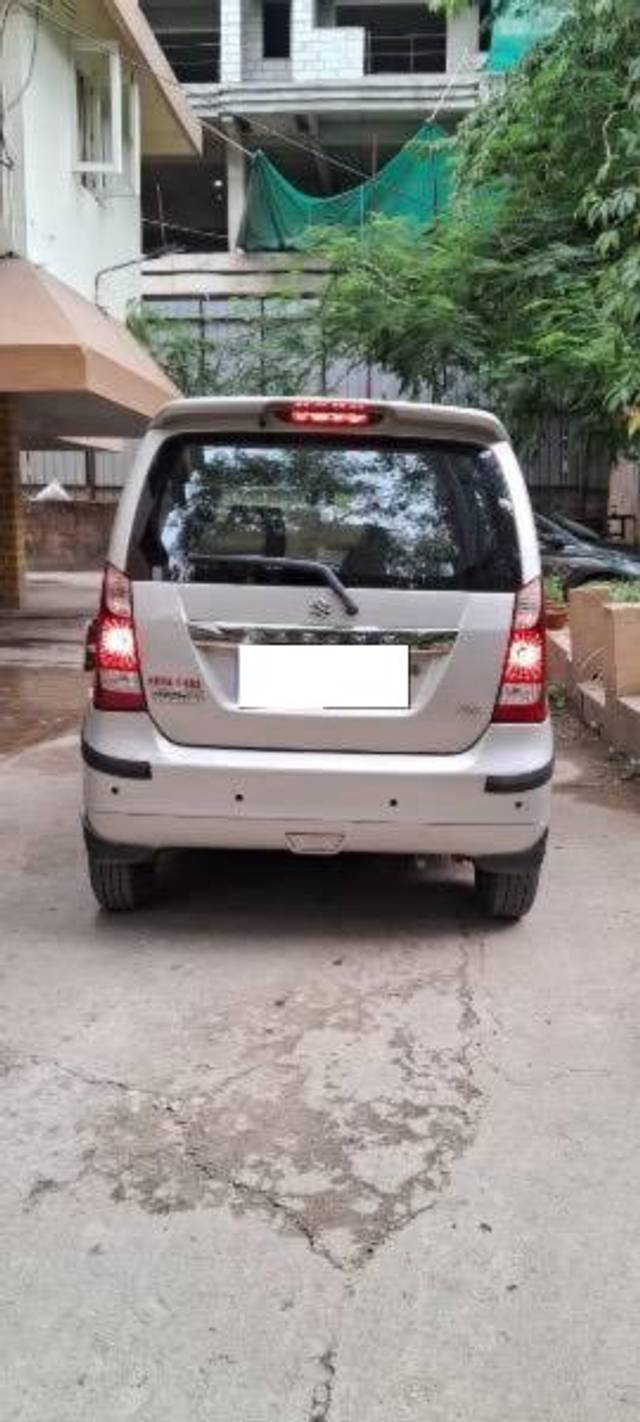 https://images10.gaadi.com/usedcar_image/4584117/original/processed_b78b22a0-1276-4261-8cb5-5e9227a9a98a.jpeg?imwidth=6401
