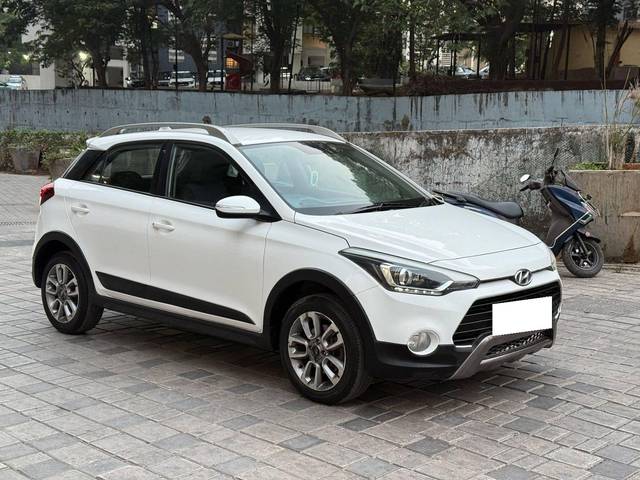 https://images10.gaadi.com/usedcar_image/4584120/original/processed_9b2e463e5285dbd3b20a0d5e9a79f83a.jpg?imwidth=6400