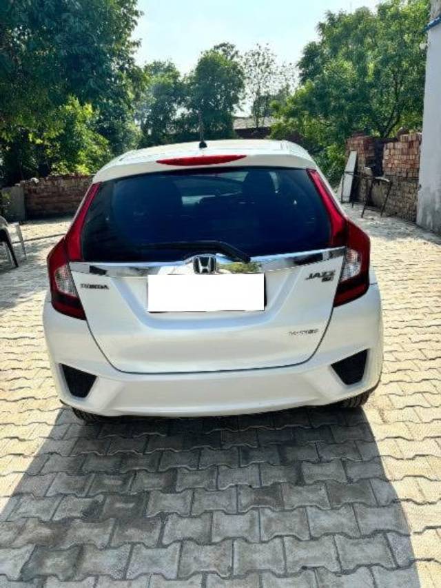 https://images10.gaadi.com/usedcar_image/4584126/original/processed_65d816a8-d08e-4d6c-8a01-e4c2fc64b623.jpeg?imwidth=6401