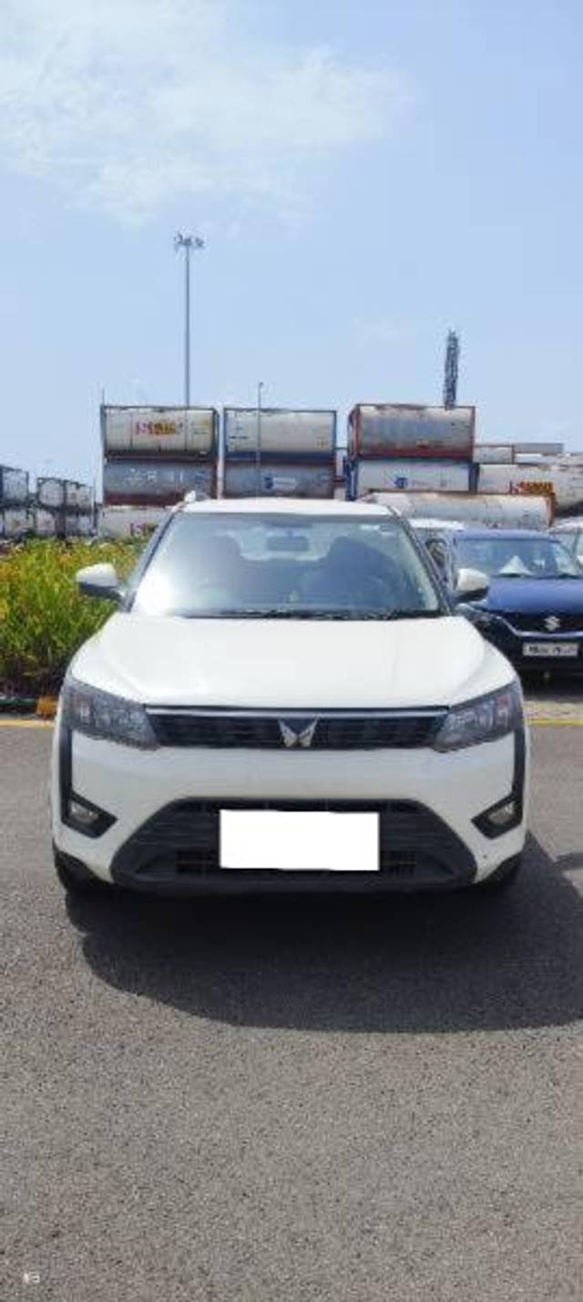 https://images10.gaadi.com/usedcar_image/4584155/original/processed_6e2dc92f-e2b4-44e0-a4b6-e6dc0dab76ef.jpg?imwidth=6400