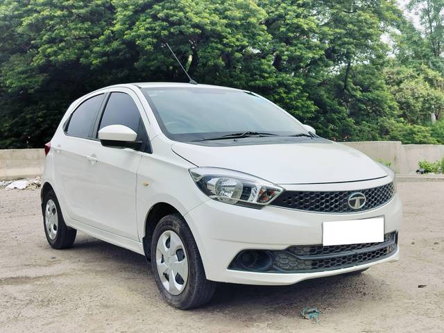 https://images10.gaadi.com/usedcar_image/4584173/original/processed_74024148f9c129aad6e9f7bb267606cc.jpg?imwidth=6400
