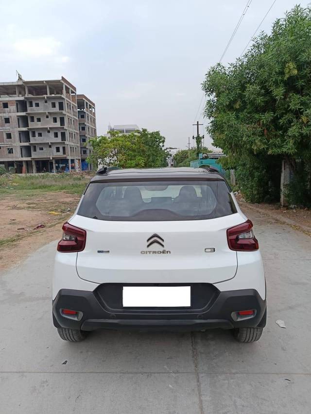 https://images10.gaadi.com/usedcar_image/4584175/original/processed_d0915187e24b1e736d11147575683f30.jpg?imwidth=6402