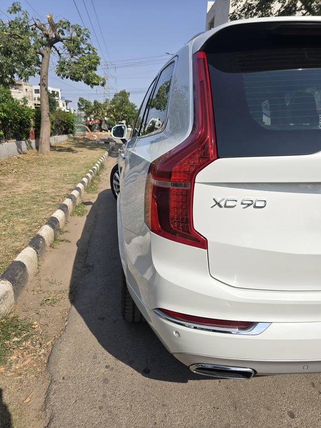 https://images10.gaadi.com/usedcar_image/4584181/original/processed_cb4a3fdd38a4ef36f3e8f8e0c77f4d24.jpg?imwidth=6401