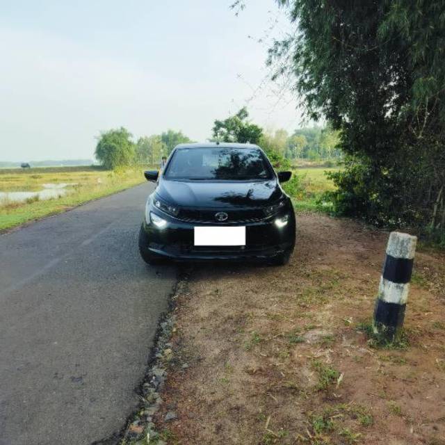 https://images10.gaadi.com/usedcar_image/4584187/original/processed_d08d90a9-675d-46bc-bb15-91016638bfda.jpg?imwidth=6402