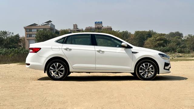 https://images10.gaadi.com/usedcar_image/4584201/original/processed_cba7fd32da470f3aaf4213b47f3b869a.JPG?imwidth=6401