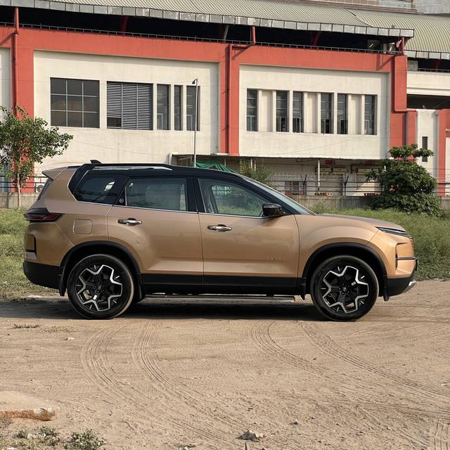 https://images10.gaadi.com/usedcar_image/4584220/original/1af452176a6b704d876ca07e405db531.jpg?imwidth=6401