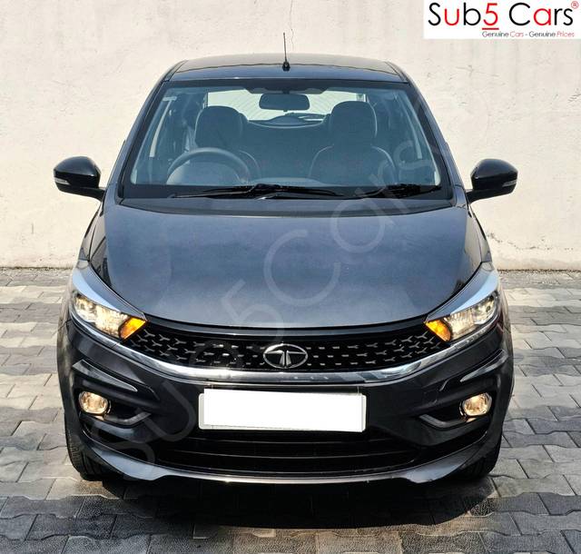https://images10.gaadi.com/usedcar_image/4584229/original/processed_1d14c8cb673698e1c6633ef394cc610a.jpg?imwidth=6402