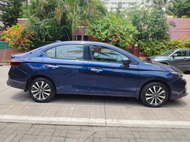 https://images10.gaadi.com/usedcar_image/4584231/original/1c4b921e483bcbe6494234f7e188f8ac.jpg?imwidth=6401