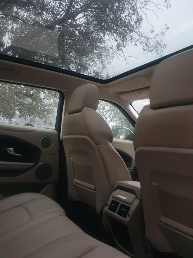 https://images10.gaadi.com/usedcar_image/4584236/original/439b58c0ac933b4bb74905075504aa71.jpg?imwidth=6401